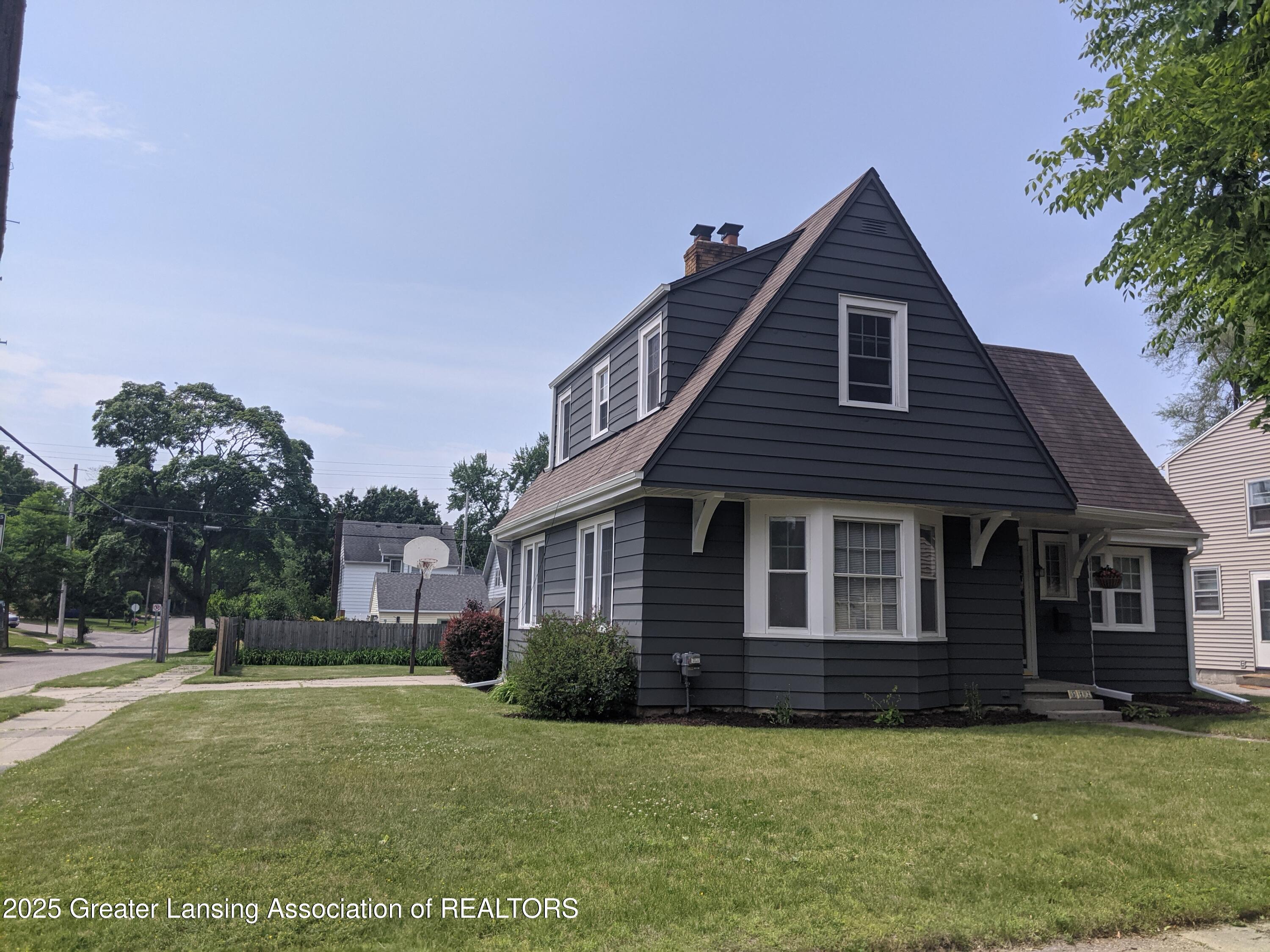 542 Riley Street Lansing, MI 48910 - Photo 2 of 17 PXL_20250612_161404988