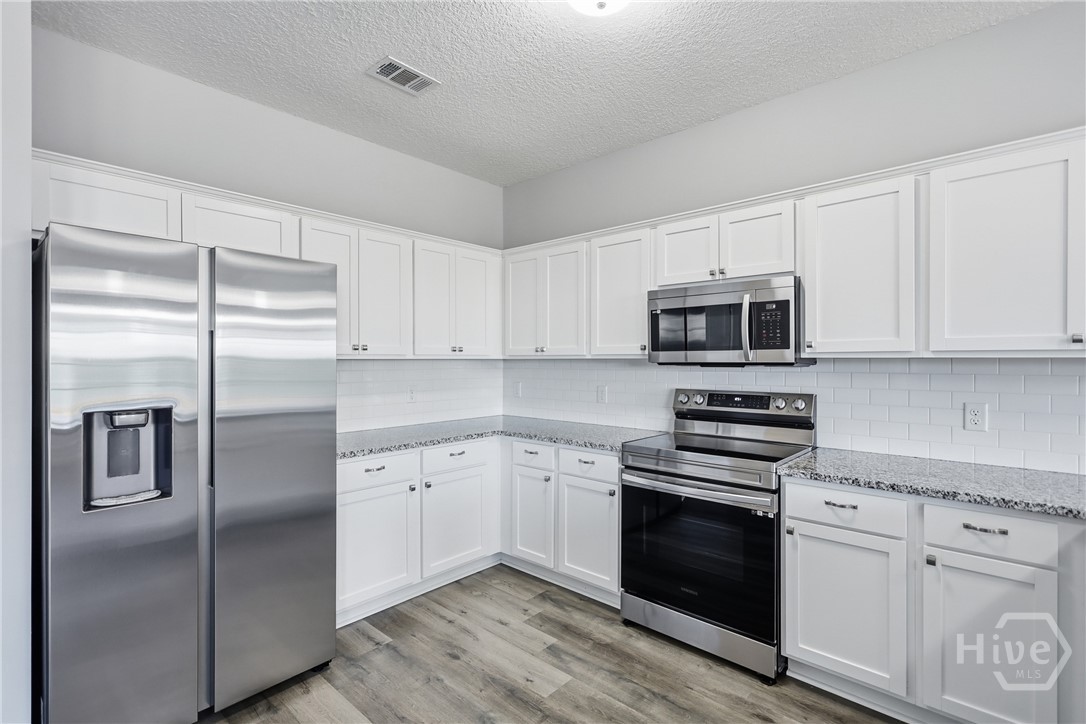 217 Brightleaf Circle Hinesville, GA 31313 - Photo 15 of 44