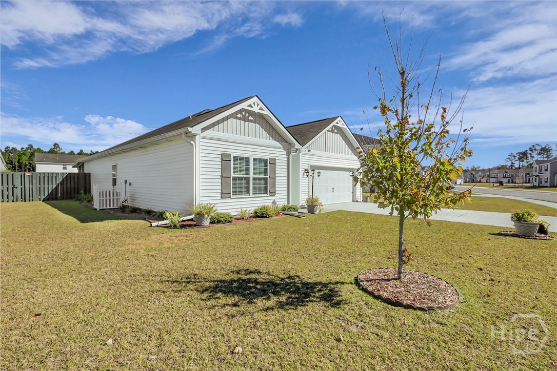 217 Brightleaf Circle Hinesville, GA 31313 - Photo 2 of 44