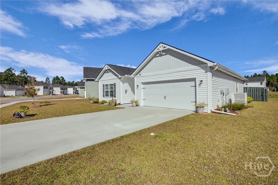 217 Brightleaf Circle Hinesville, GA 31313 - Photo 5 of 44