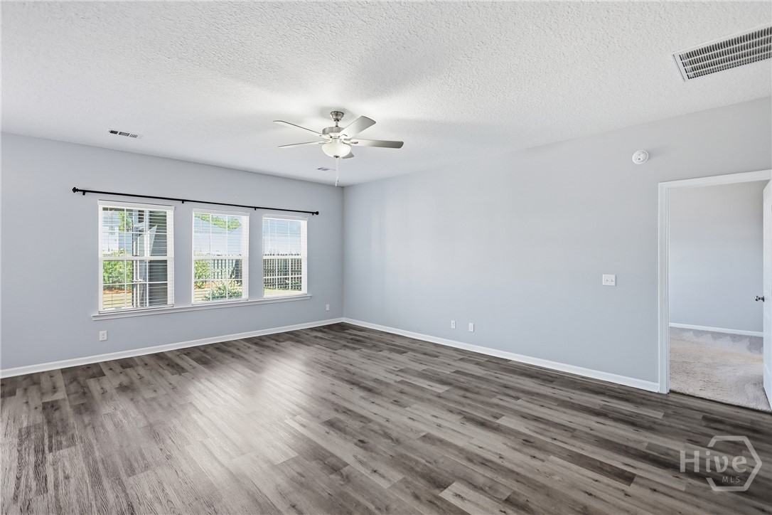 217 Brightleaf Circle Hinesville, GA 31313 - Photo 9 of 44