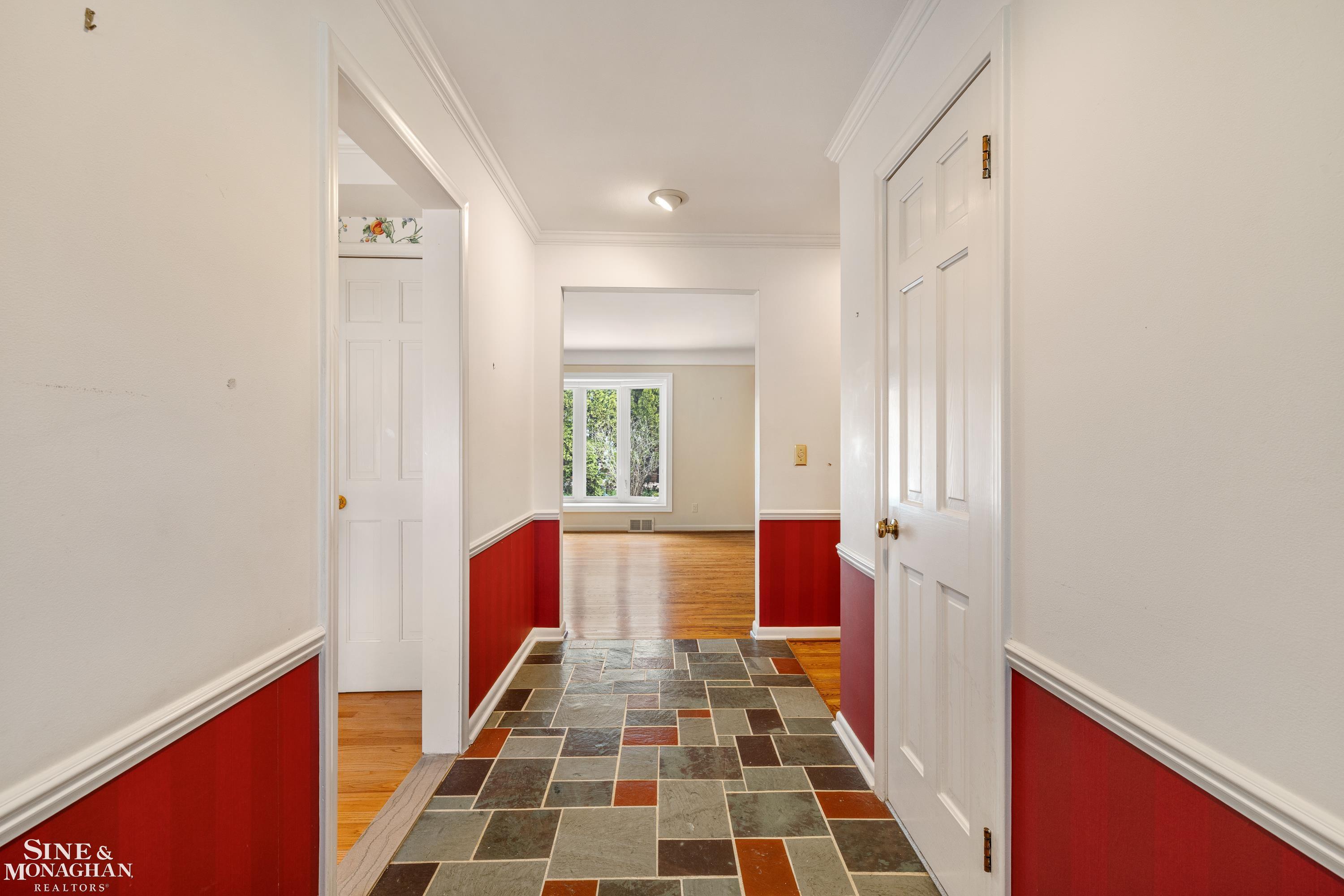 72 South Duval Road Grosse Pointe, MI 48236 - Photo 3 of 48 50204422-00712a42-9699-4056-93d1-adb7ee5c1721.JPG