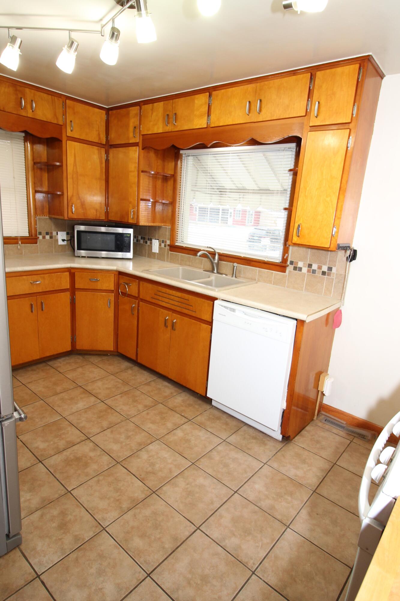 649 Constantine Street Three Rivers, MI 49093 - Photo 12 of 39 IMG_7753 (2)