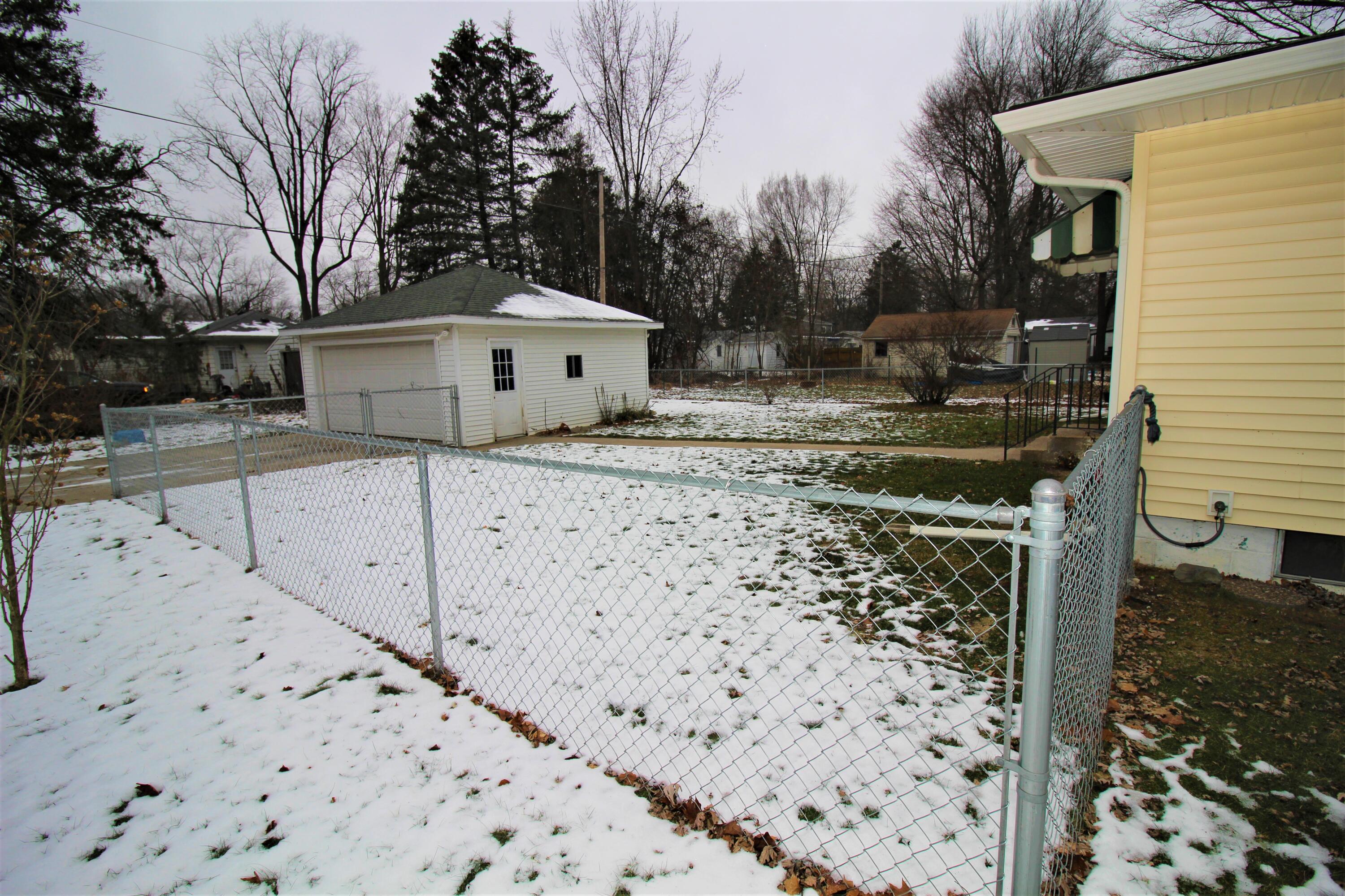 649 Constantine Street Three Rivers, MI 49093 - Photo 6 of 39 IMG_7742 (2)