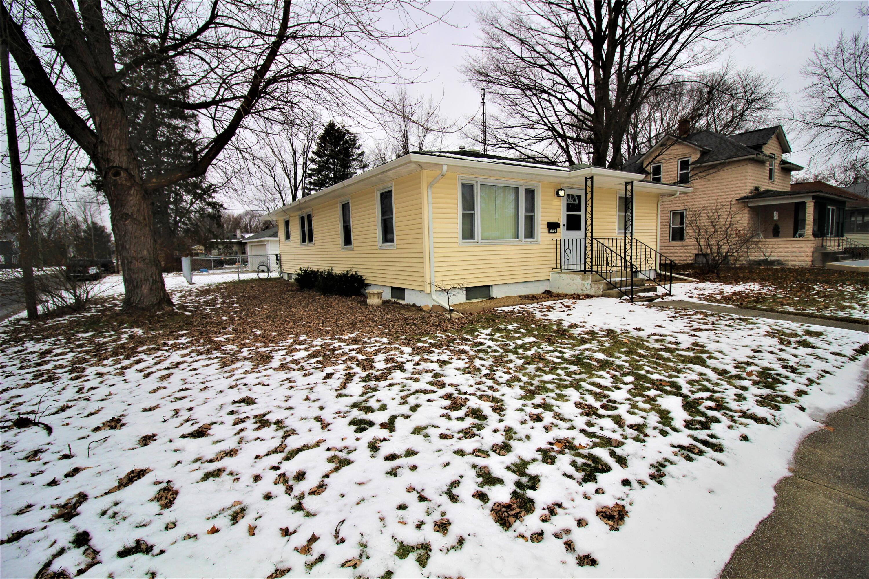 649 Constantine Street Three Rivers, MI 49093 - Photo 7 of 39 IMG_7743 (2)