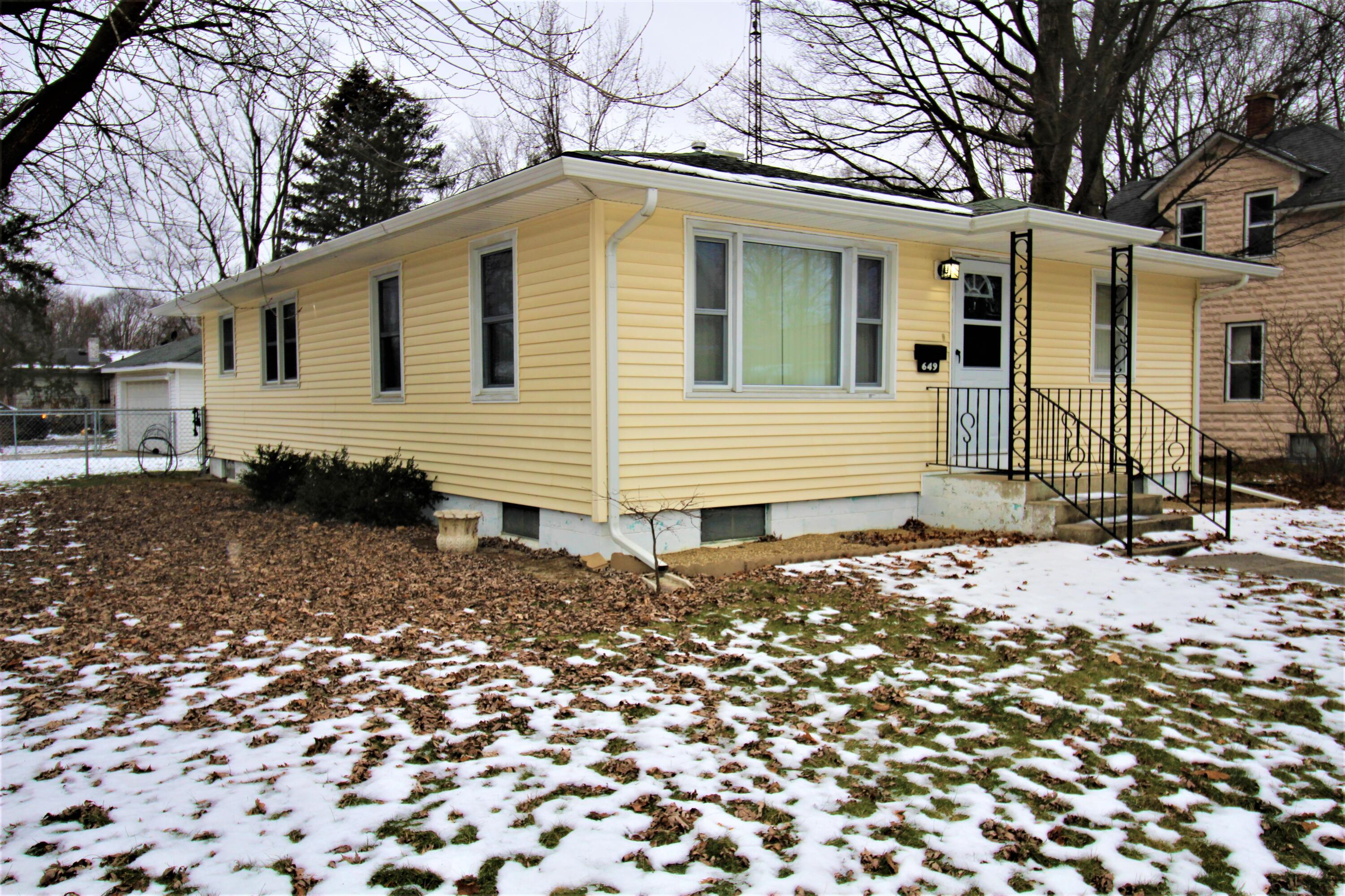 649 Constantine Street Three Rivers, MI 49093 - Photo 8 of 39 IMG_7744 (2)