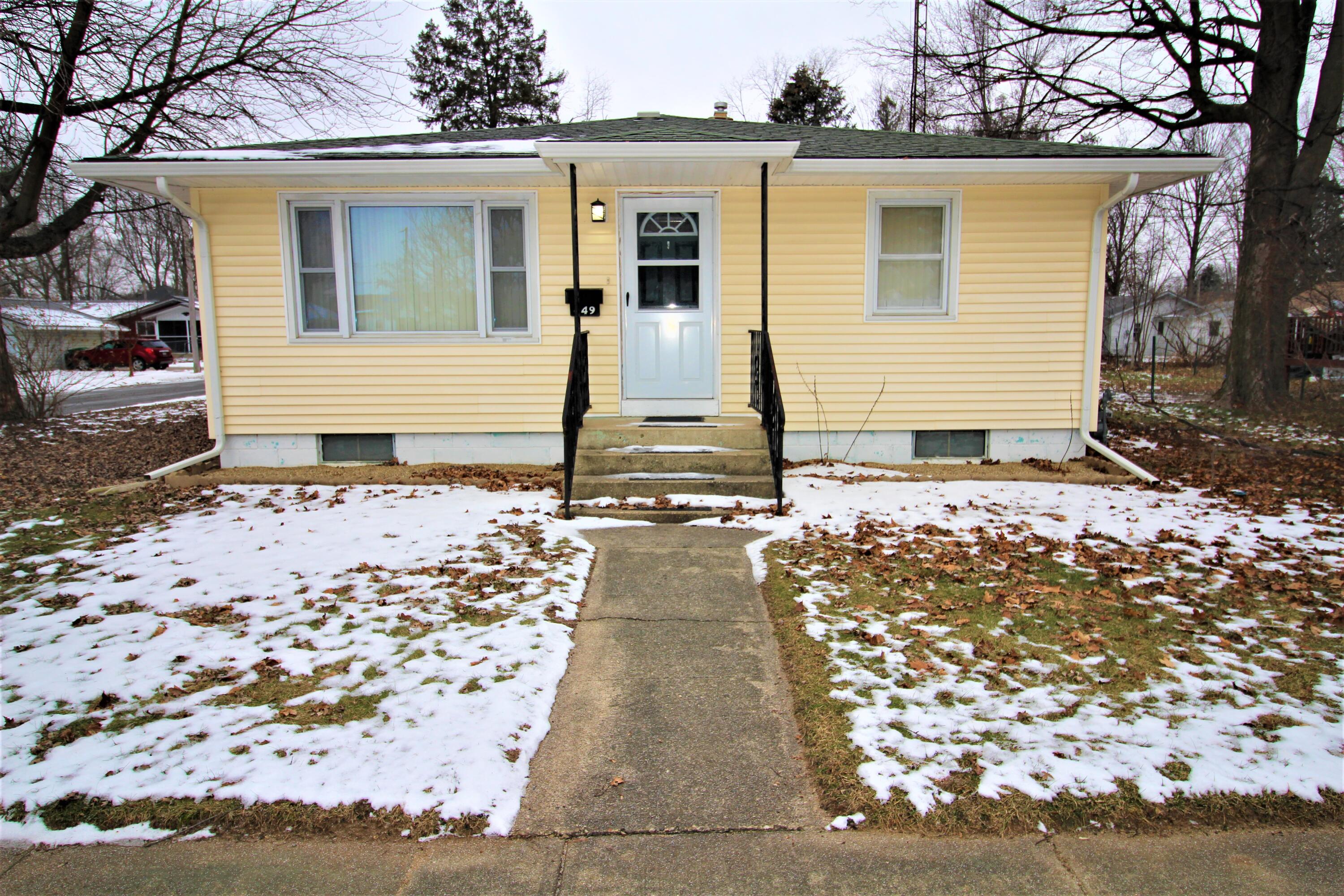 649 Constantine Street Three Rivers, MI 49093 - Photo 9 of 39 IMG_7746 (2)