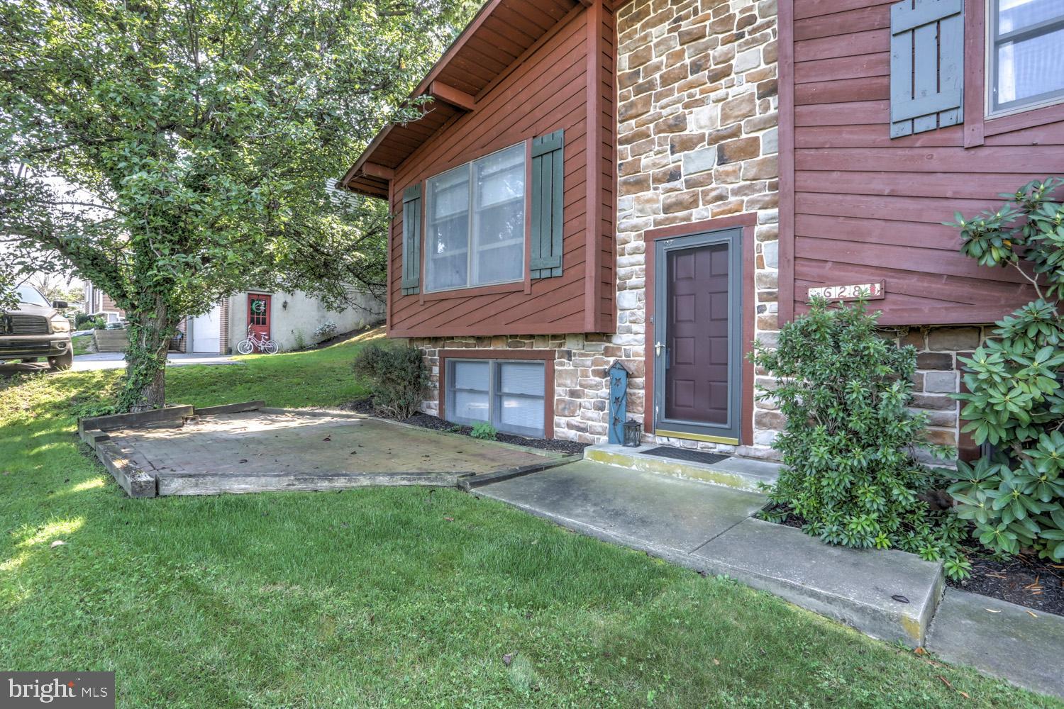 628 West Church Road Ephrata, PA 17522 - Photo 3 of 45