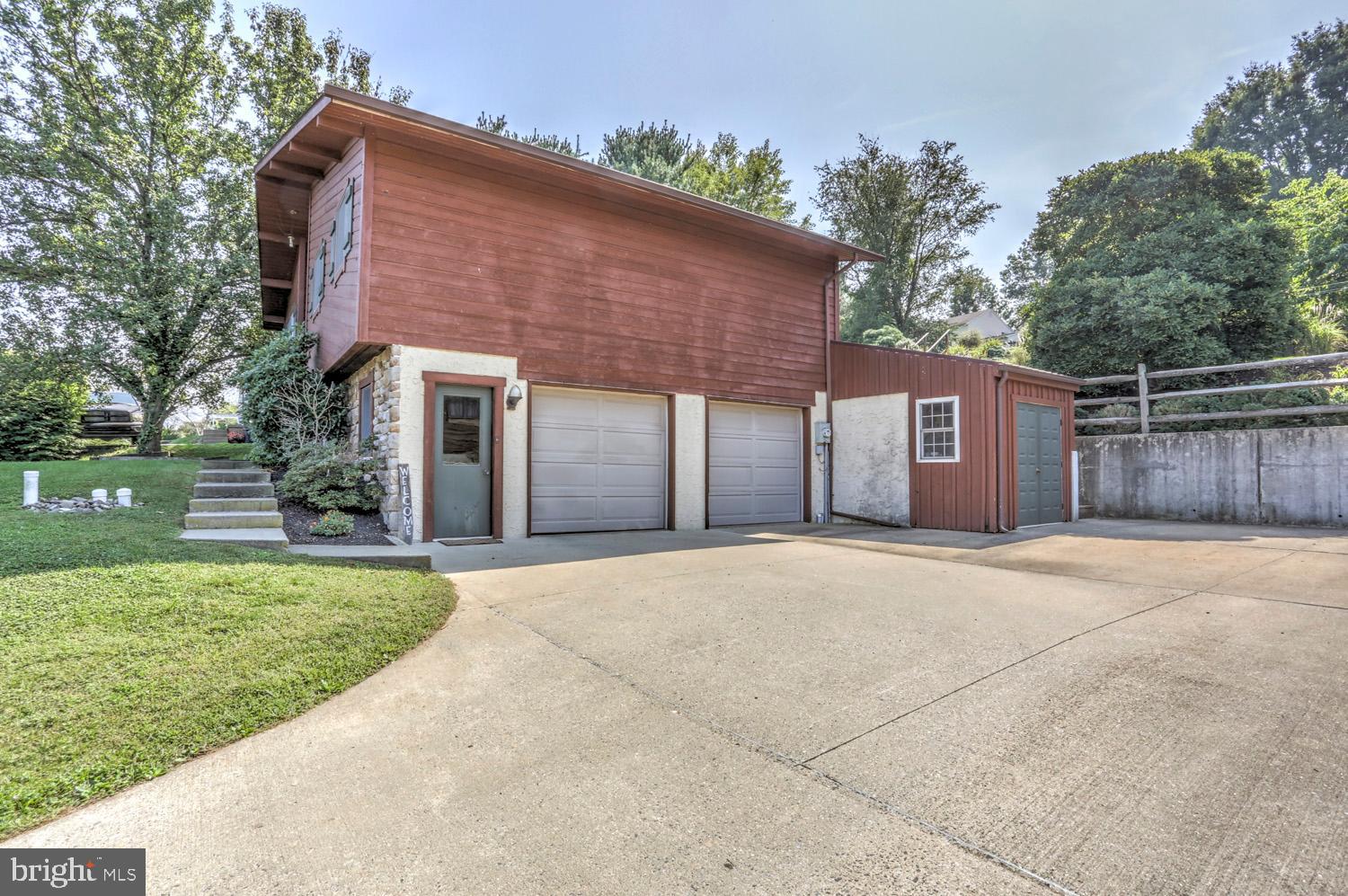 628 West Church Road Ephrata, PA 17522 - Photo 8 of 45