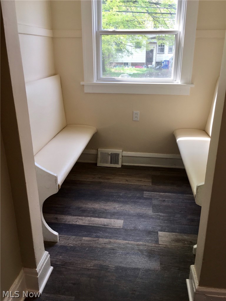 3558 Bainbridge Road Cleveland Heights, OH 44118 - Photo 6 of 24