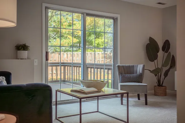 $365,000 | 1199 Pin Oak Trail, Aurora, IL 60506