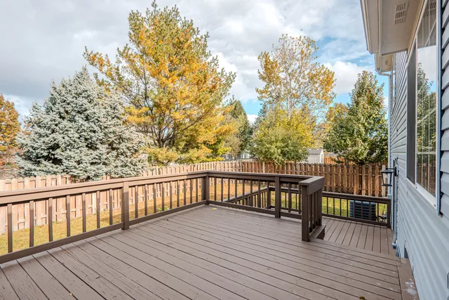 $365,000 | 1199 Pin Oak Trail, Aurora, IL 60506