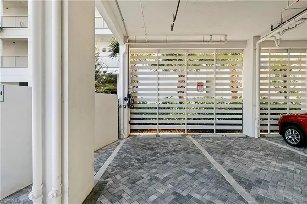 $870,000 | 101 8th Street South, Unit 307, Naples, FL 34102