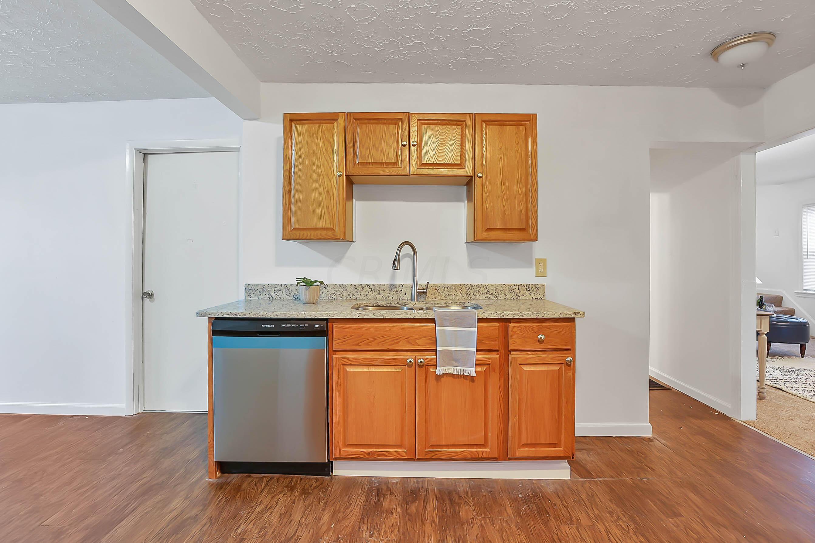 2966 Howey Road Columbus, OH 43224 - Photo 13 of 34 5F3A2582