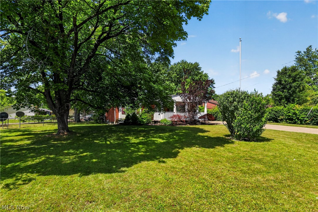 4429 Burkey Road Austintown, OH 44515 - Photo 4 of 26