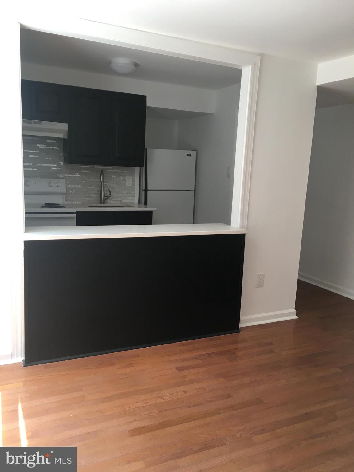 1736 Pine Street, Unit 4F Philadelphia, PA 19103 - Photo 3 of 7
