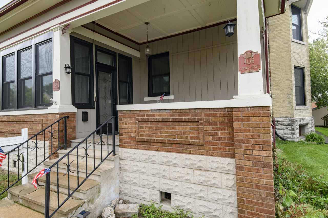 406 South 3rd Street Watertown, WI 53094 - Photo 2 of 30 Covered Front Porch