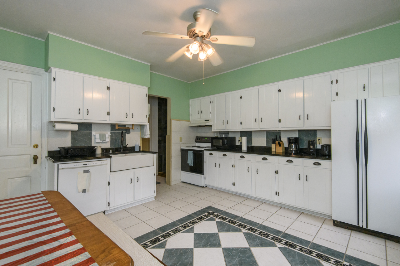 406 South 3rd Street Watertown, WI 53094 - Photo 8 of 30 Appliances Included