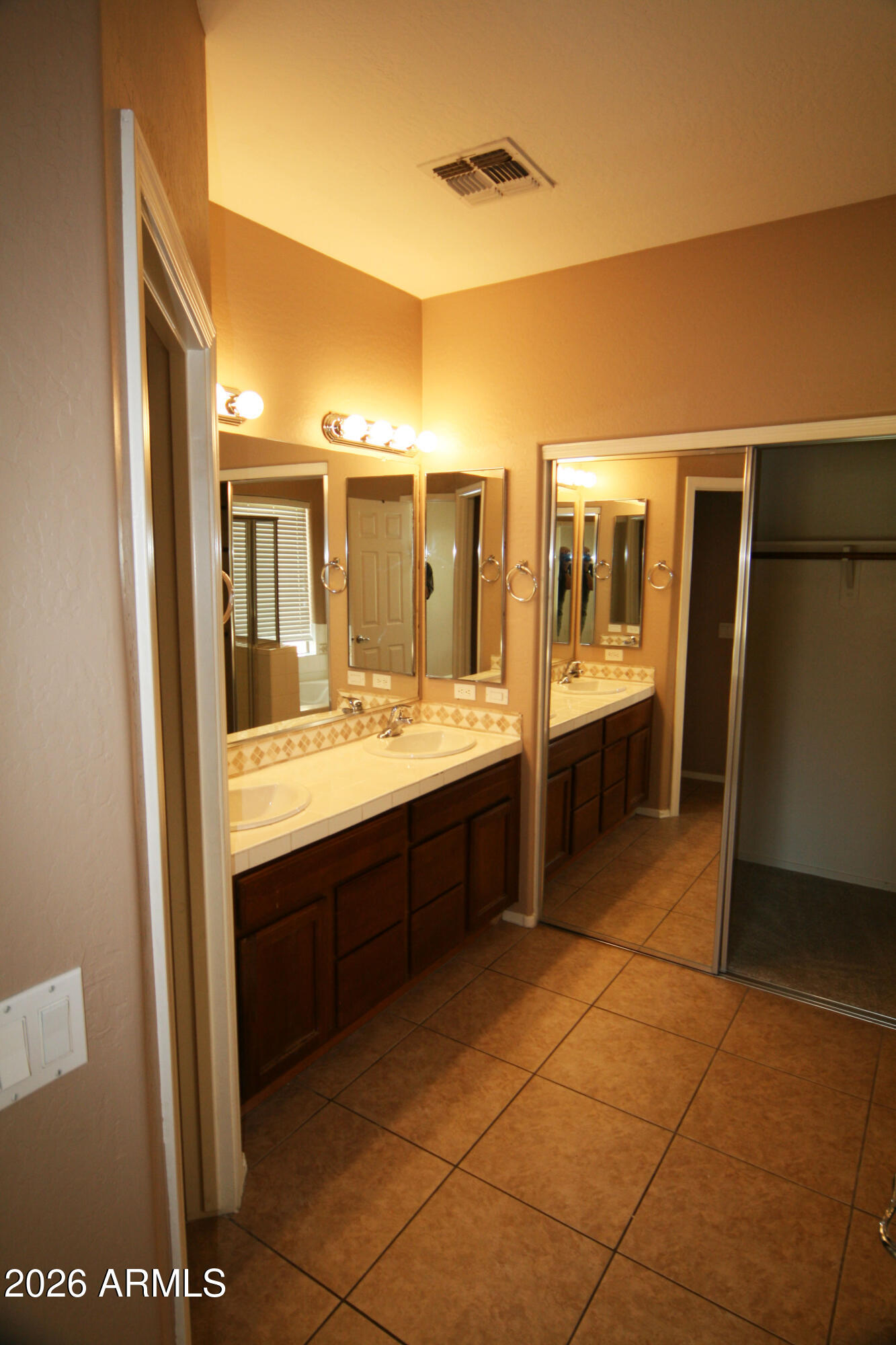 5307 West Beverly Road Laveen, AZ 85339 - Photo 18 of 22 Owners Bath 2