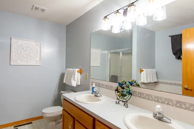 $285,000 | 5408 East 49th Street North, Bel Aire, KS 67220