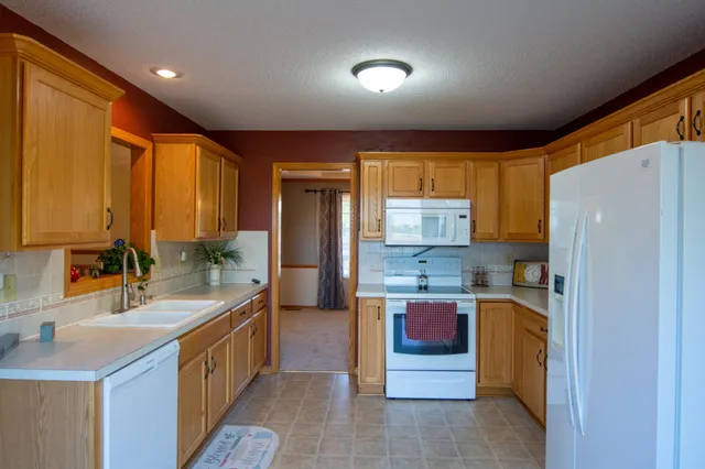 $285,000 | 5408 East 49th Street North, Bel Aire, KS 67220