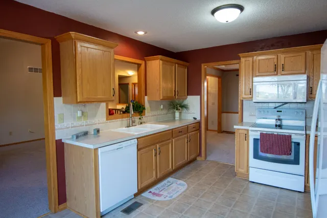 $285,000 | 5408 East 49th Street North, Bel Aire, KS 67220