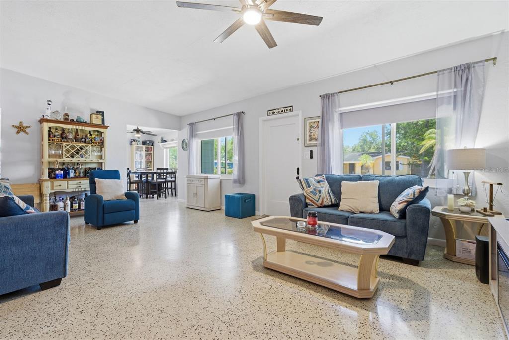 5126 104th Street North St. Petersburg, FL 33708 - Photo 7 of 37