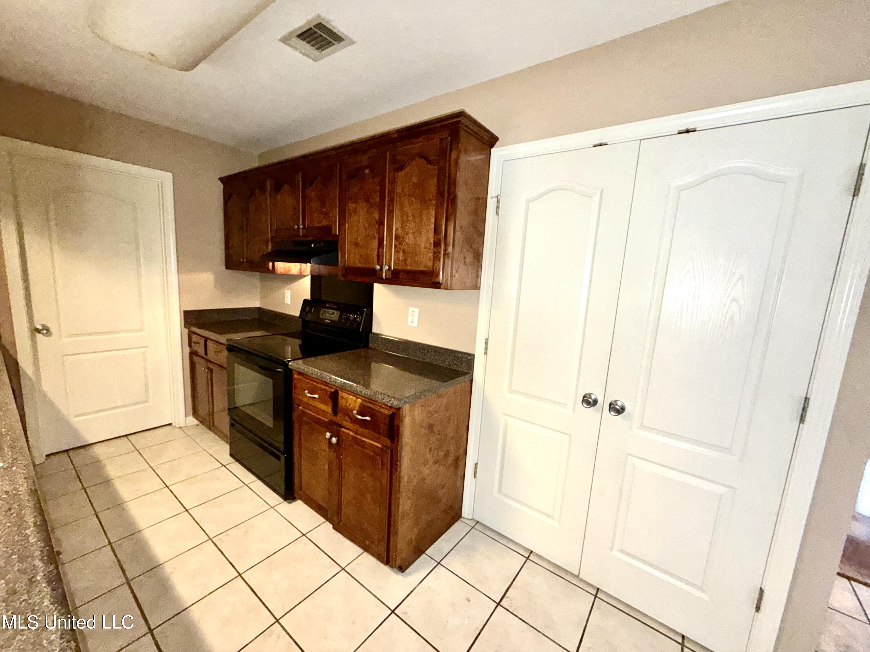 6902 Tanner Williams Road Lucedale, MS 39452 - Photo 10 of 35 IMG_1393