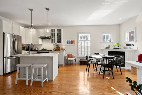 $795,000 | 614 East 3rd Street, Unit 1, Boston, MA 02127