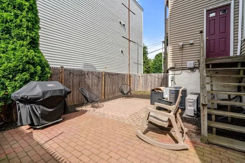 $795,000 | 614 East 3rd Street, Unit 1, Boston, MA 02127