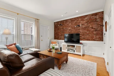 $795,000 | 614 East 3rd Street, Unit 1, Boston, MA 02127