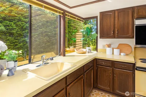 $1,575,000 | 14724 Southeast 49th Street, Bellevue, WA 98006