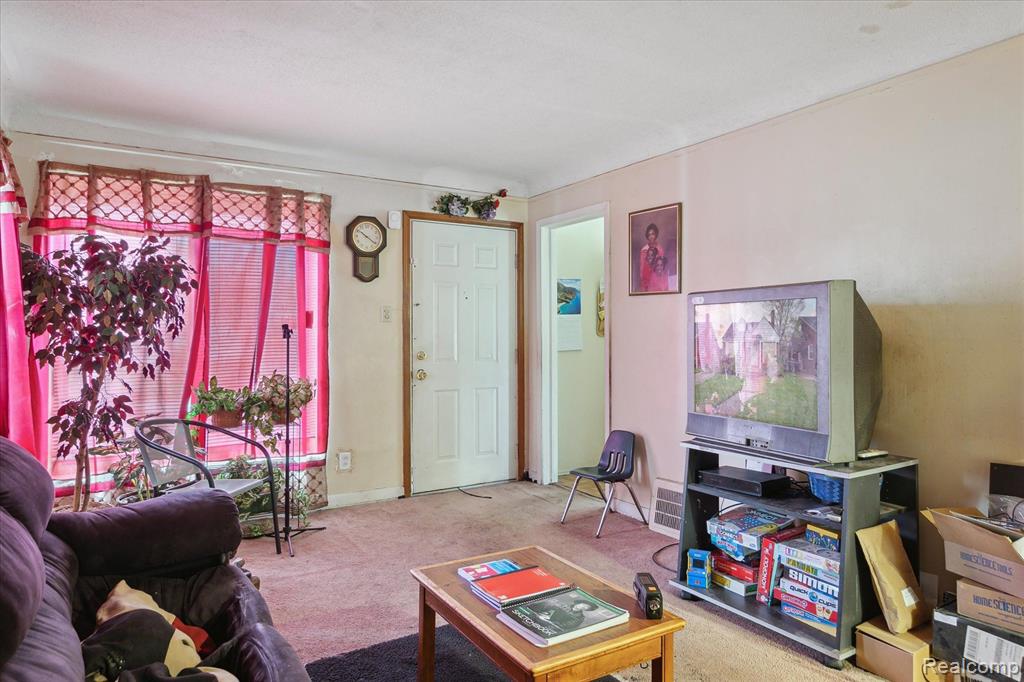 11908 Roxbury Street Detroit, MI 48224 - Photo 9 of 38