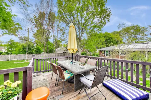 $713,000 | 310 West Kirchhoff Road, Arlington Heights, IL 60005
