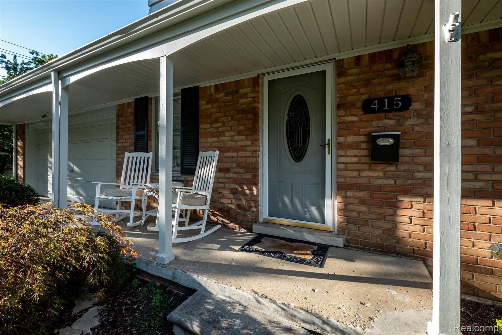 415 Red Oak Lane Rochester, MI 48307 - Photo 3 of 32 415 Red Oak Ln-3.jpg
