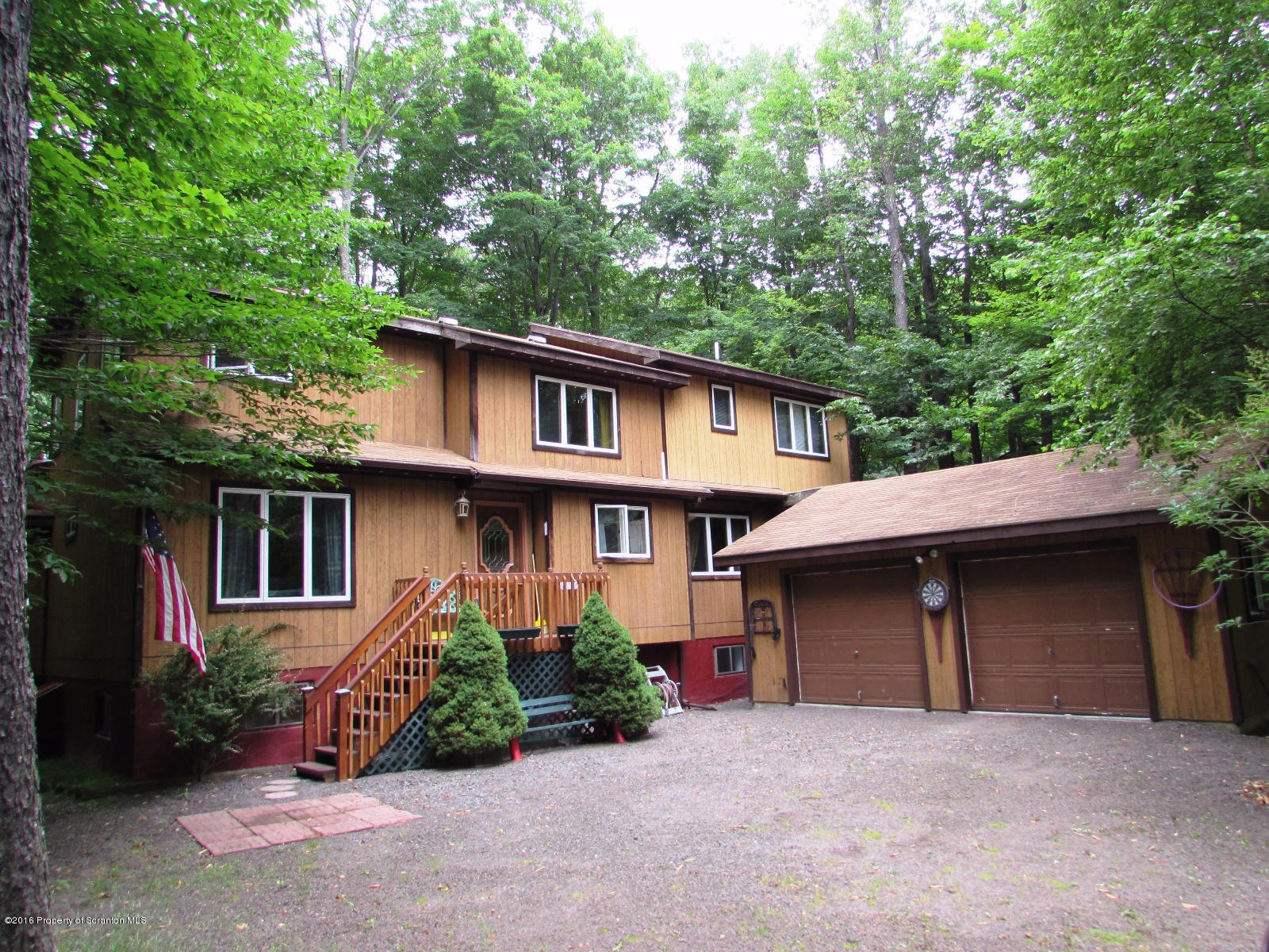 41 Ridge Road Gouldsboro, PA 18424 - Photo 1 of 33 Gallery Image 1