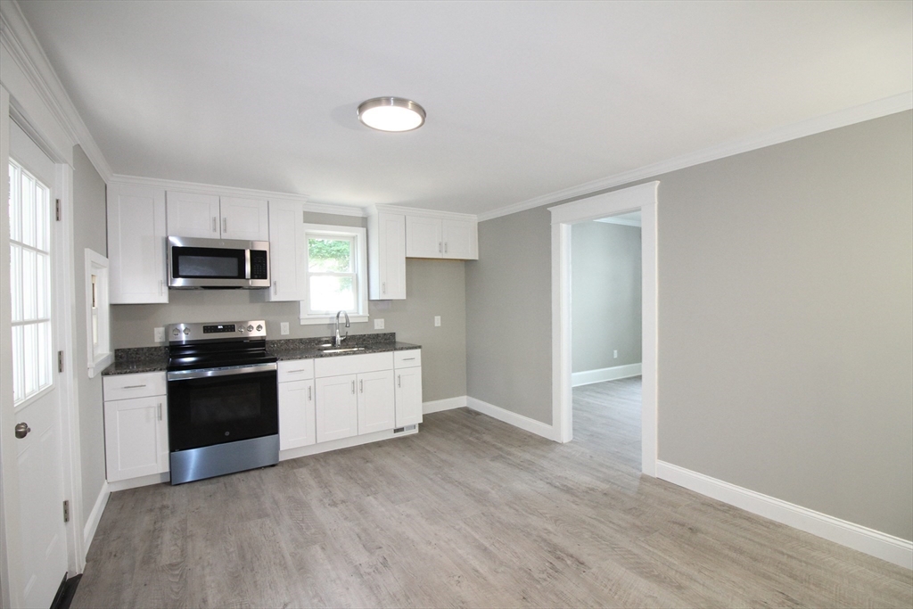 24 Fairmount Street Springfield, MA 01108 - Photo 5 of 7