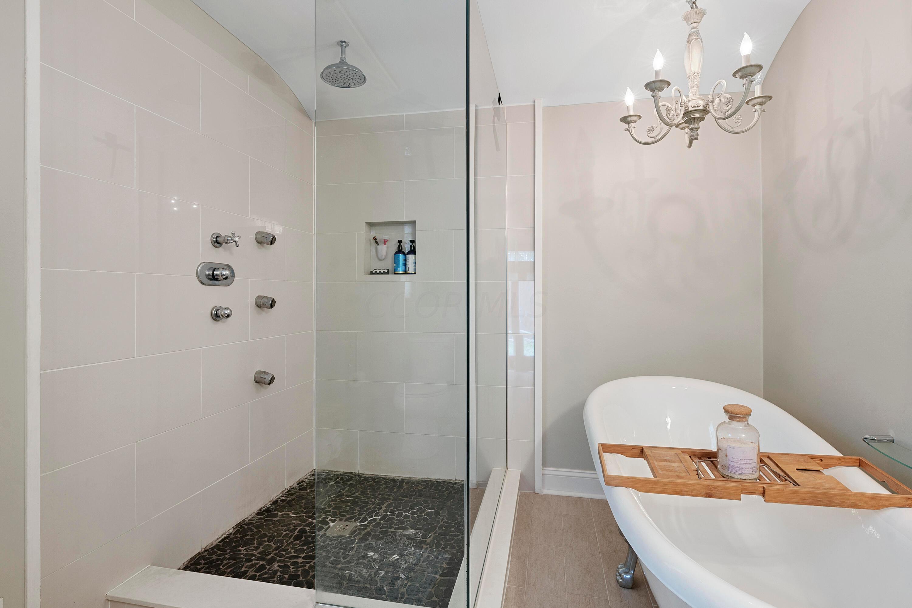 1302 Francisco Road Columbus, OH 43220 - Photo 25 of 33 DSC01544