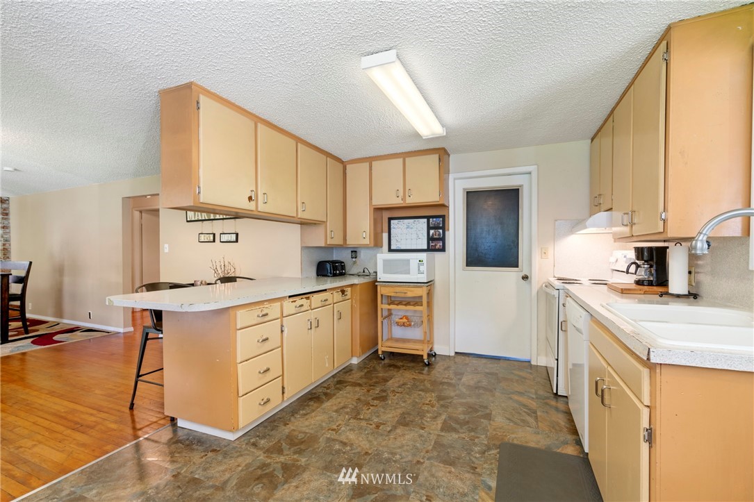 523 Ostman Road Raymond, WA 98577 - Photo 9 of 20 Gallery Image 9