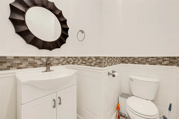 $2,900 | 8307 Summer Reef Drive, Houston, TX 77095