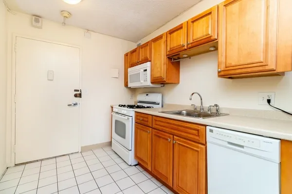 $449,000 | 44 Washington Street, Unit 605, Brookline, MA 02445