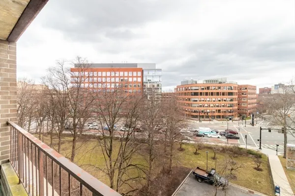 $449,000 | 44 Washington Street, Unit 605, Brookline, MA 02445