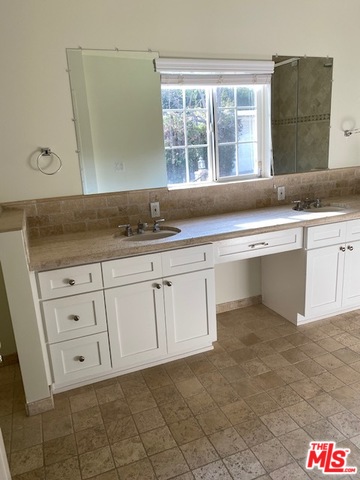 513 Foothill Road Beverly Hills, CA 90210 - Photo 20 of 21