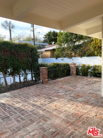 513 Foothill Road Beverly Hills, CA 90210 - Photo 7 of 21