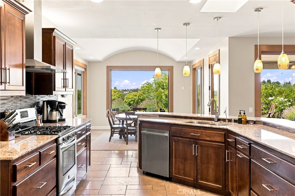 596 Red Cloud Road Paso Robles, CA 93446 - Photo 10 of 48 Kitchen