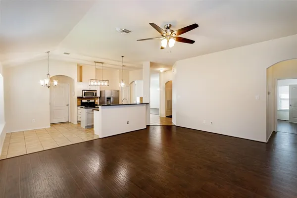$2,095 | 24807 Lazy Tee Lane, Tomball, TX 77375