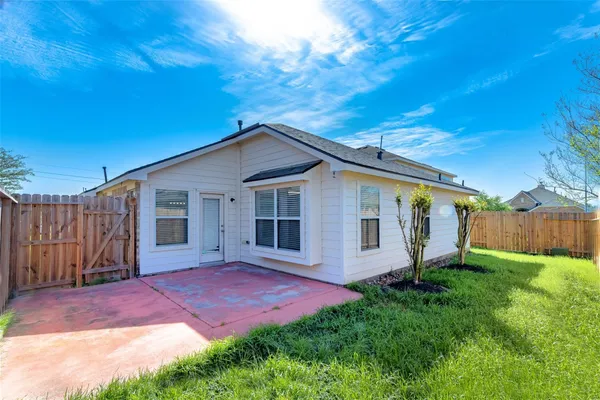 $2,095 | 24807 Lazy Tee Lane, Tomball, TX 77375