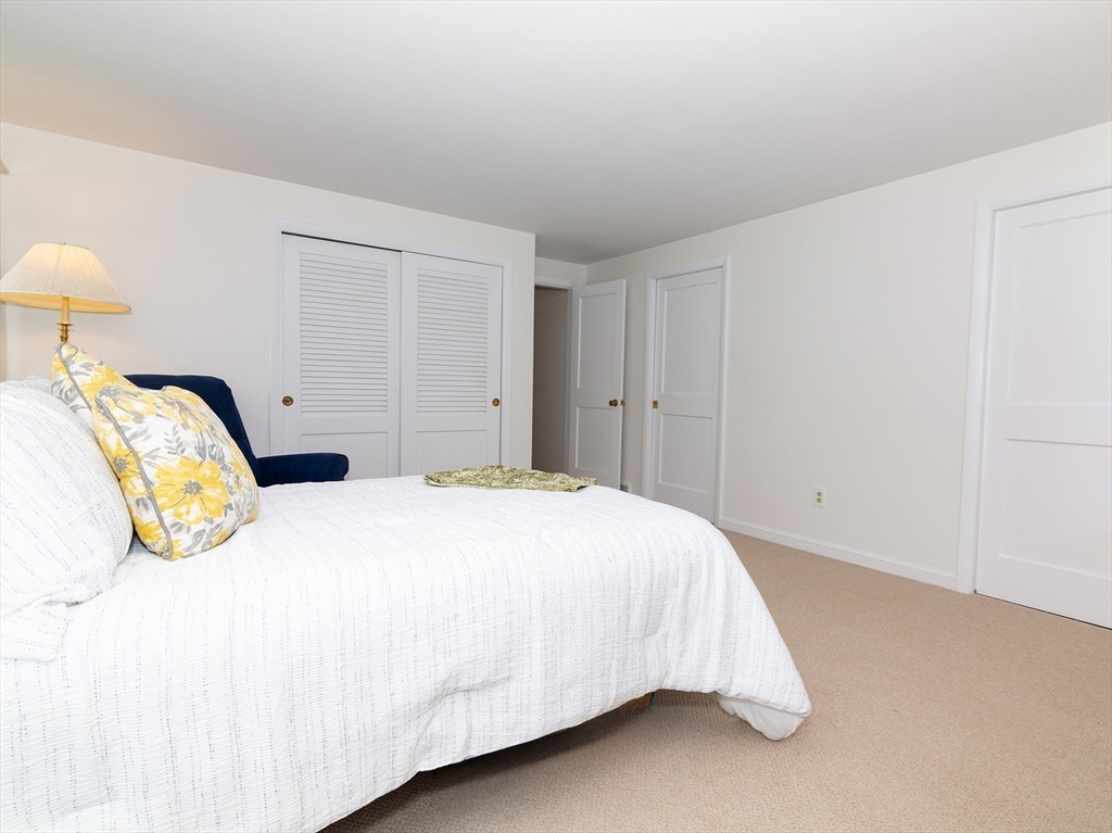 40 Dunster Road Framingham, MA 01702 - Photo 26 of 38