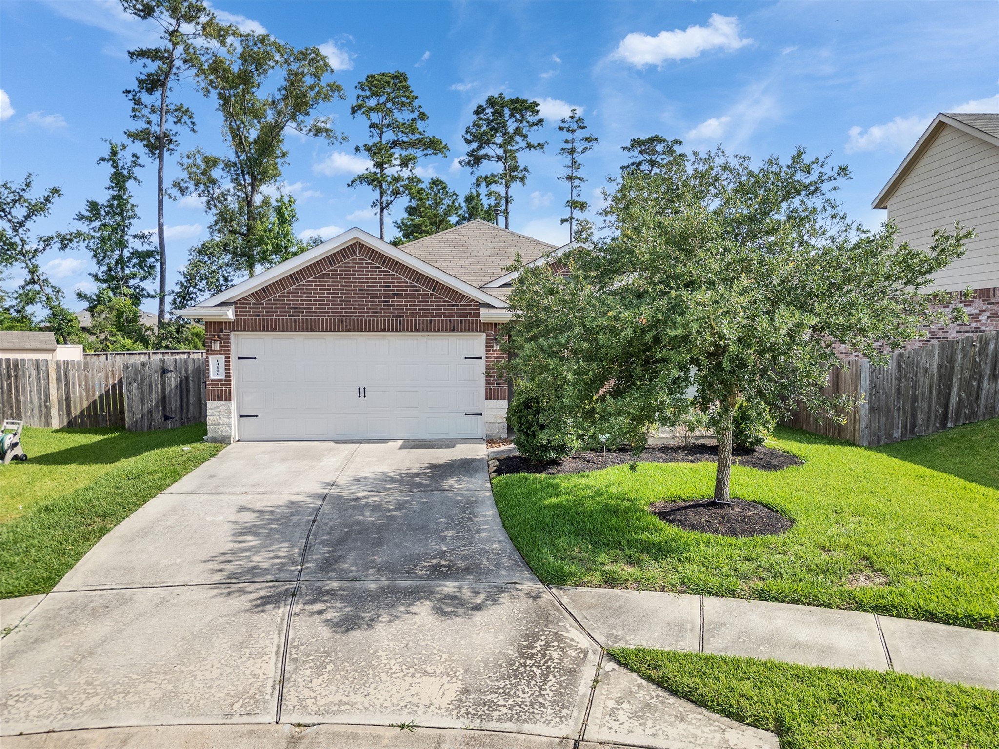 14106 Locke Point Court Conroe, TX 77384 - Photo 4 of 37