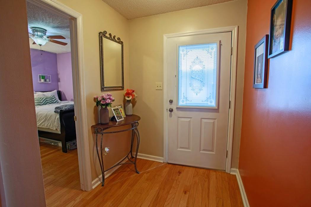 8043 Intervale Way Powell, TN 37849 - Photo 3 of 21 Foyer
